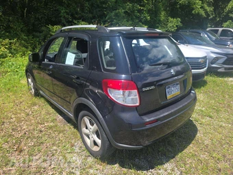 2009 Suzuki SX4 Crossover Hatchback w/Touring Pkg – miniatura 2