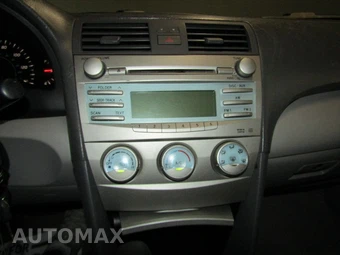 2009 Toyota Camry LE - miniatura 14
