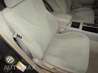 2009 Toyota Camry LE - miniatura 16