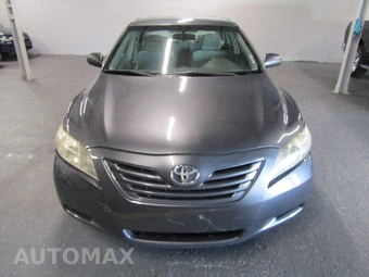 2009 Toyota Camry LE - miniatura 2