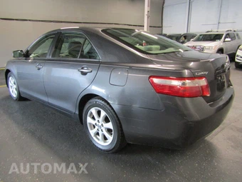 2009 Toyota Camry LE - miniatura 4