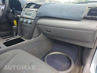 2009 Toyota Camry LE – miniatura 16