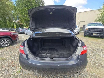 2009 Toyota Camry LE - miniatura 14