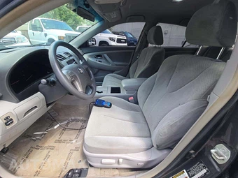 2009 Toyota Camry LE - miniatura 6