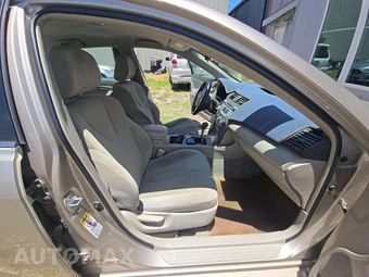 2009 Toyota Camry LE – miniatura 18