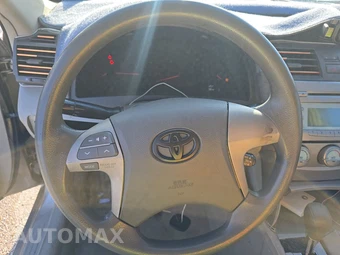 2009 Toyota Camry LE – miniatura 10
