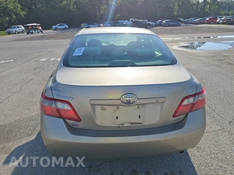 2009 Toyota Camry LE – miniatura 5