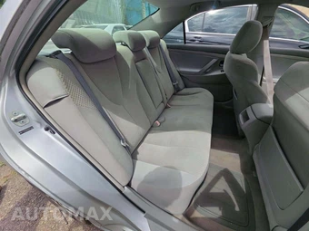 2009 Toyota Camry LE – miniatura 16