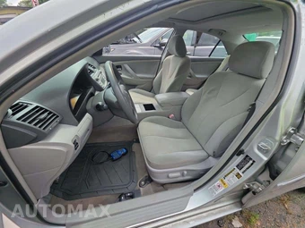 2009 Toyota Camry LE – miniatura 6