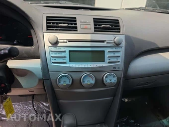 2009 Toyota Camry LE - miniatura 10
