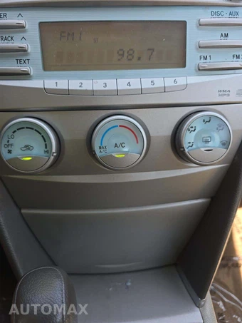 2009 Toyota Camry LE – miniatura 24