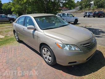 2009 Toyota Camry LE – miniatura 4