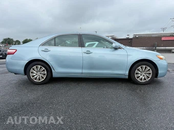 2009 Toyota Camry LE - miniatura 4