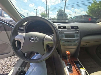 2009 Toyota Camry LE – miniatura 10