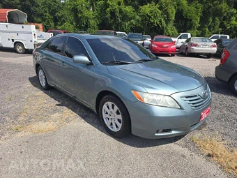 2009 Toyota Camry LE – miniatura 4