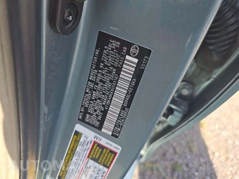 2009 Toyota Camry LE – miniatura 5