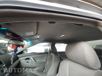 2009 Toyota Camry LE – miniatura 18