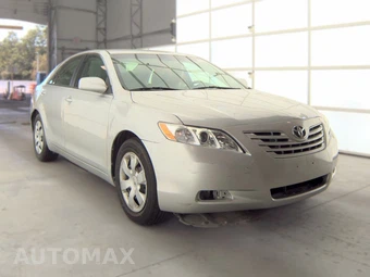 2009 Toyota Camry LE – miniatura 3