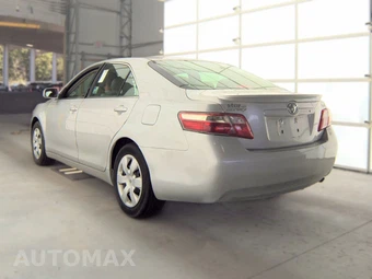 2009 Toyota Camry LE – miniatura 6