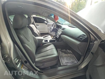 2009 Toyota Camry LE – miniatura 8