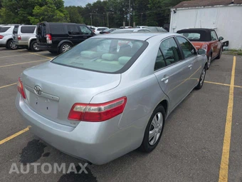 2009 Toyota Camry SE – miniatura 3