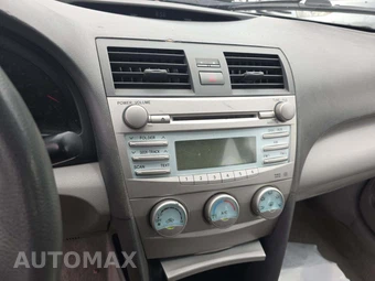 2009 Toyota Camry SE – miniatura 9