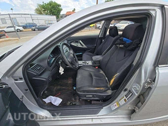 2009 Toyota Camry SE - miniatura 3