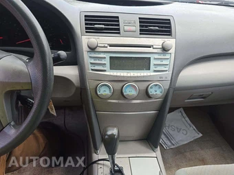 2009 Toyota Camry SE – miniatura 10