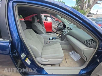 2009 Toyota Camry SE – miniatura 18