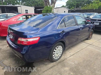 2009 Toyota Camry SE – miniatura 3