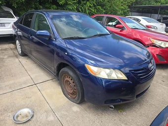 2009 Toyota Camry SE – miniatura 4