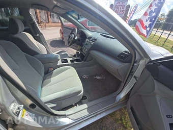 2009 Toyota Camry SE – miniatura 18