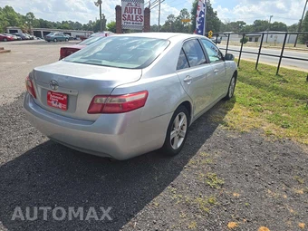 2009 Toyota Camry SE – miniatura 3