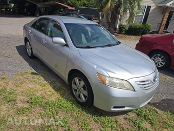 2009 Toyota Camry SE – miniatura 4