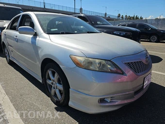 2009 Toyota Camry SE – miniatura 3