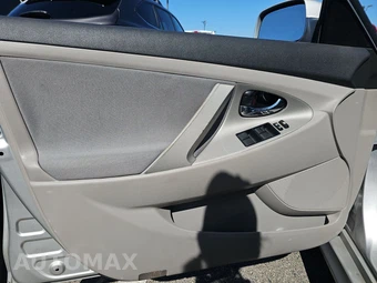 2009 Toyota Camry SE – miniatura 9