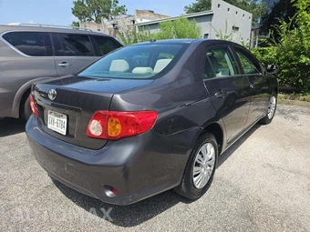2009 Toyota Corolla – miniatura 3