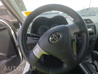 2009 Toyota Corolla - miniatura 10