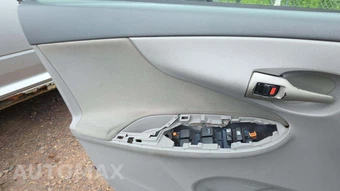 2009 Toyota Corolla - miniatura 27