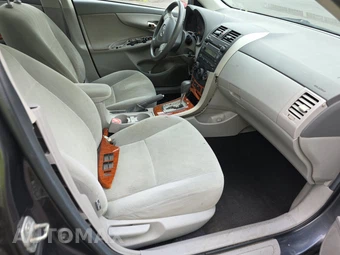 2009 Toyota Corolla - miniatura 8