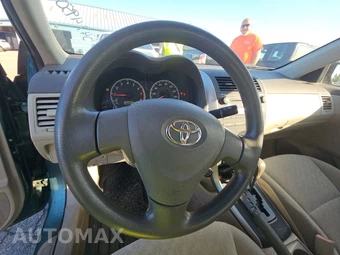 2009 Toyota Corolla CE – miniatura 10