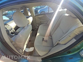 2009 Toyota Corolla CE – miniatura 13
