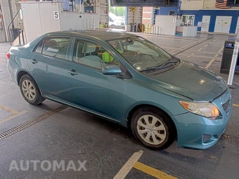 2009 Toyota Corolla CE – miniatura 3