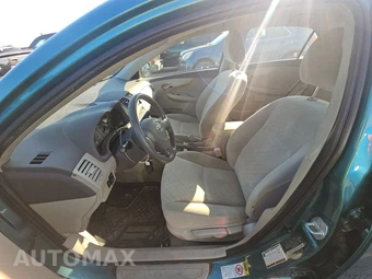 2009 Toyota Corolla CE – miniatura 7