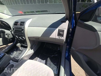 2009 Toyota Corolla LE – miniatura 19