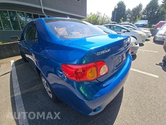2009 Toyota Corolla LE – miniatura 2
