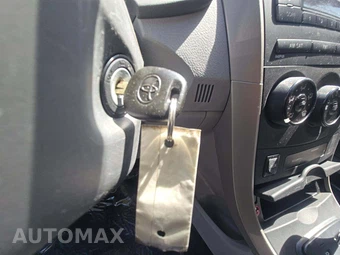 2009 Toyota Corolla LE – miniatura 8