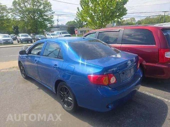 2009 Toyota Corolla LE – miniatura 2