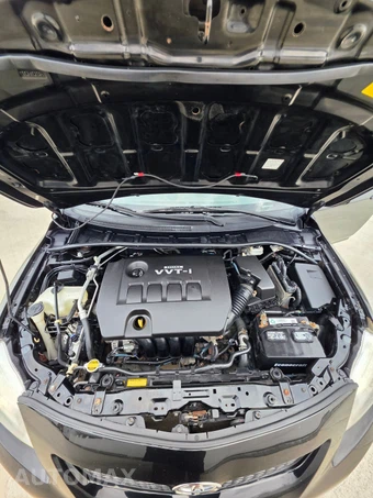 2009 Toyota Corolla LE - miniatura 9