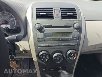 2009 Toyota Corolla LE - miniatura 11